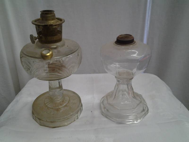 lot 28 image: Aladdin #23 Glass Oil Lamp & 1-Other