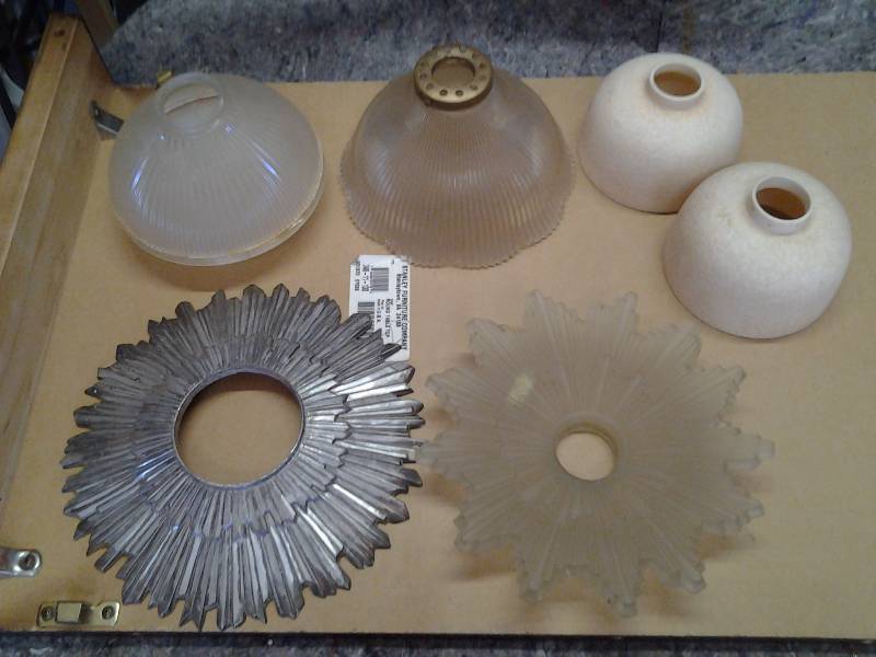 lot 53 image: Vintage Misc Glass Globes