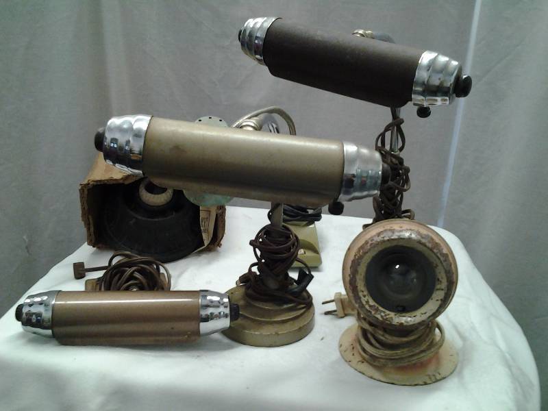 lot 60 image: Lot Of Vintage Metal Desk Lamps