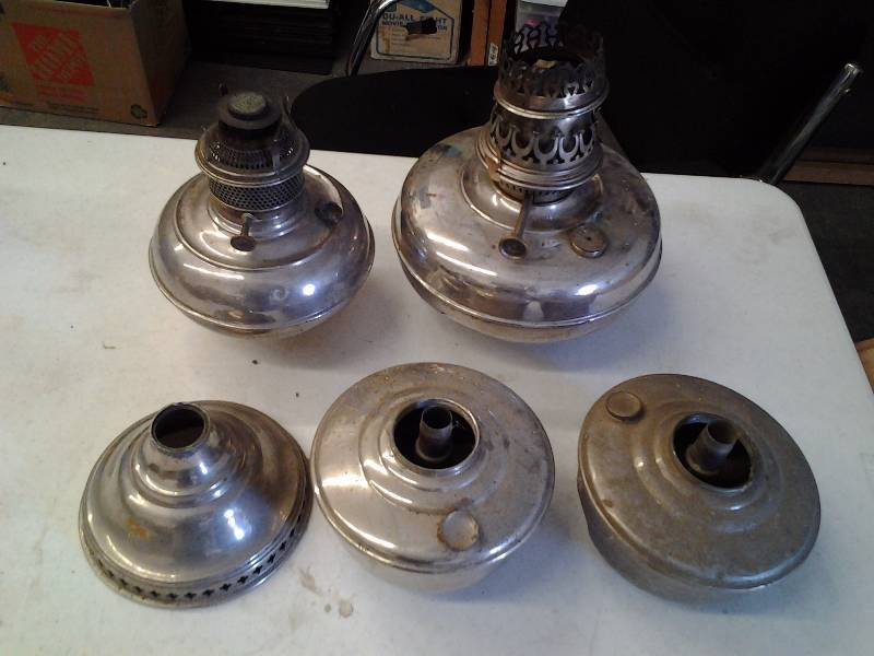 lot 68 image: 4-Assorted Oil Lamps