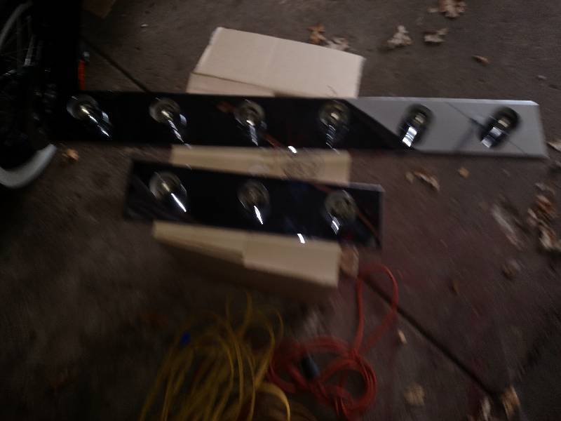 Lot of bathroom lighting, very nice condition.