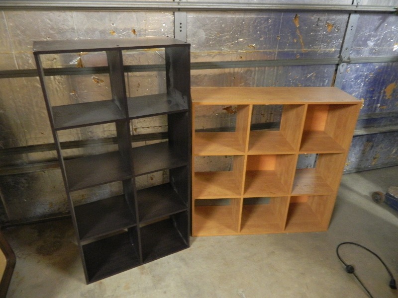 lot 10 image: 2 CubeBasket Shelves