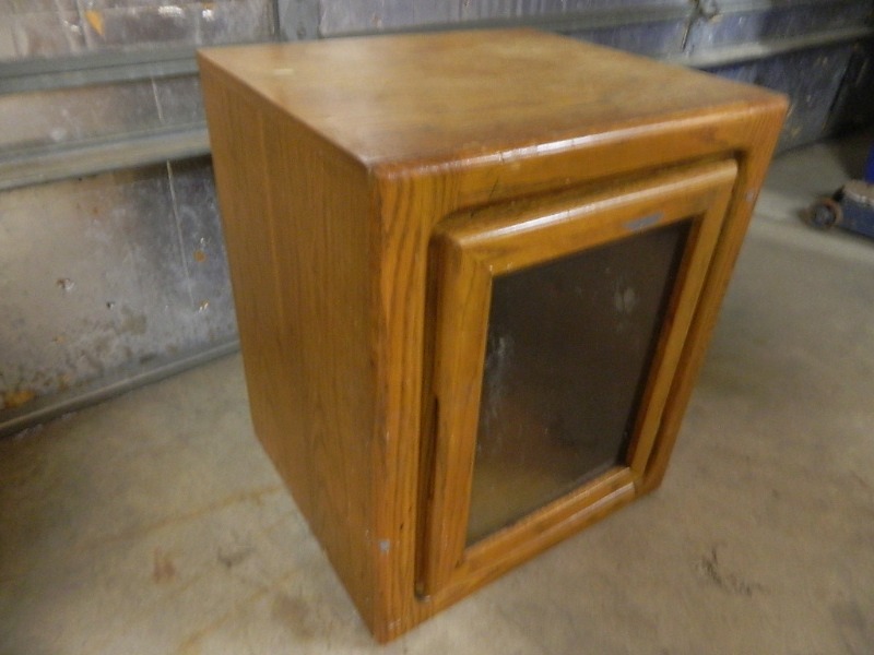 lot 17 image: End Table  Cabinet