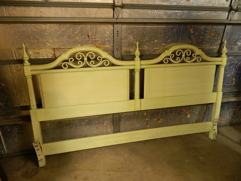lot 24 image: King Headboard