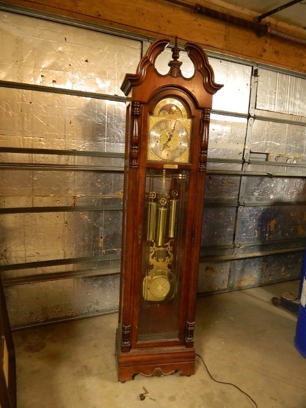 lot 8 image: Howard Miller 70th Anniversary Edition Grandfather Clock