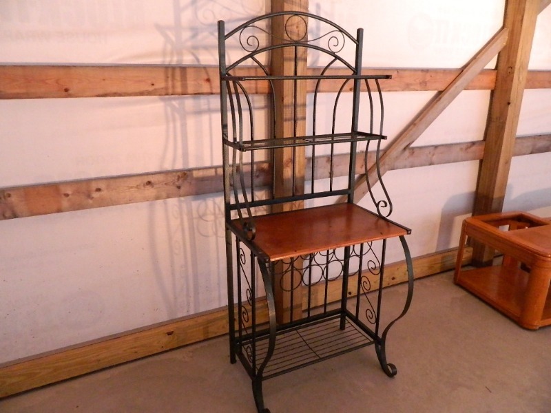 lot 41 image: Bakers Rack