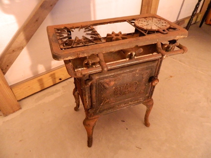lot 45 image: Very Old Cast Iron Gas Stove  Oven