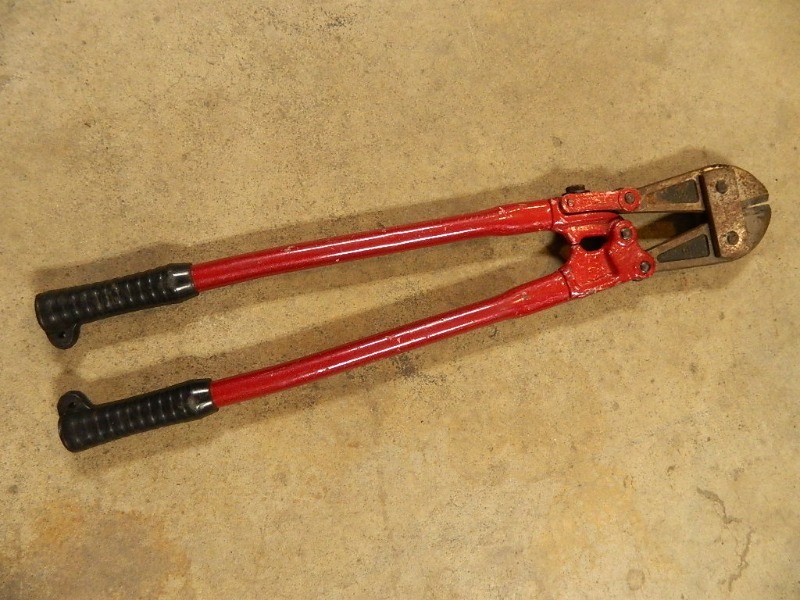 lot 68 image: 24 Inch Bolt Cutters