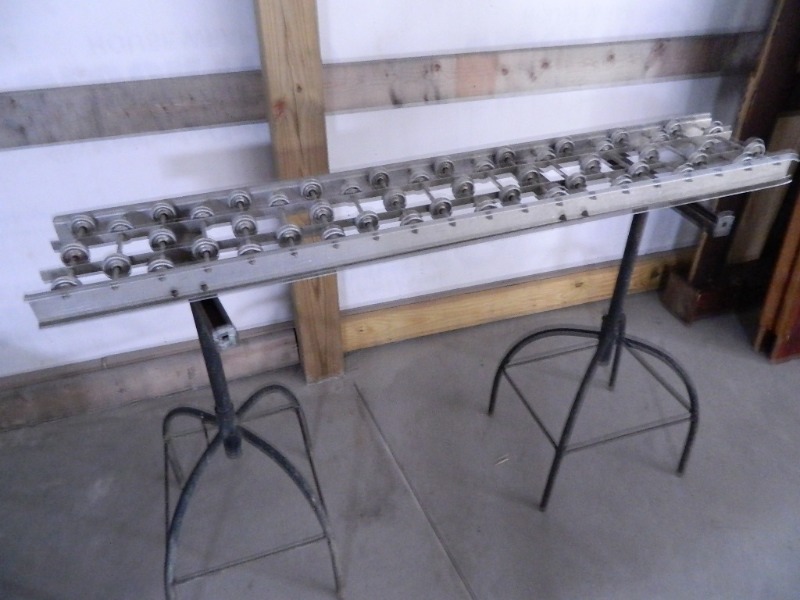 lot 49 image: Aluminum Rollers  Conveyor Rack on Adjustable Stands
