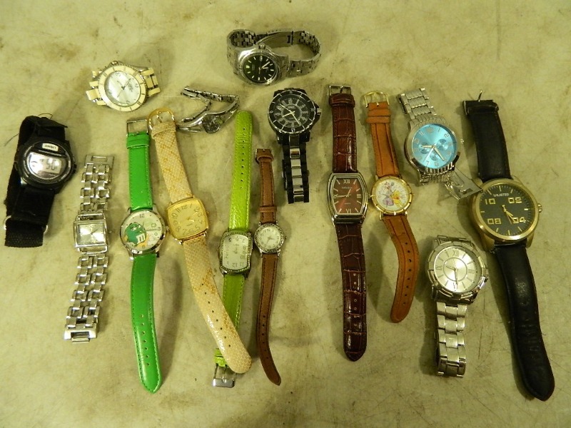 lot 89 image: Assorted Watches