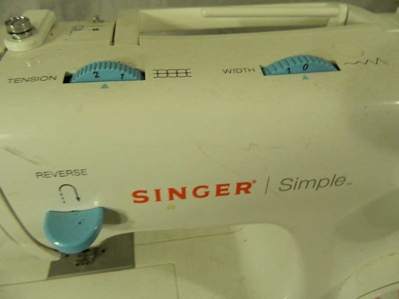 lot 95 image: Singer Simple Sewing Machine