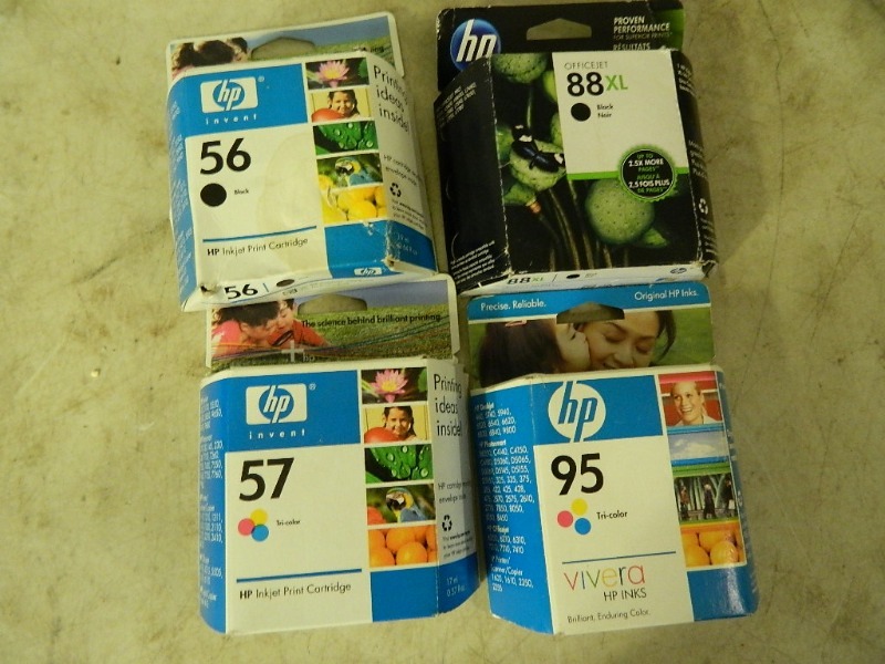 lot 111 image: 4 New Ink Cartridges