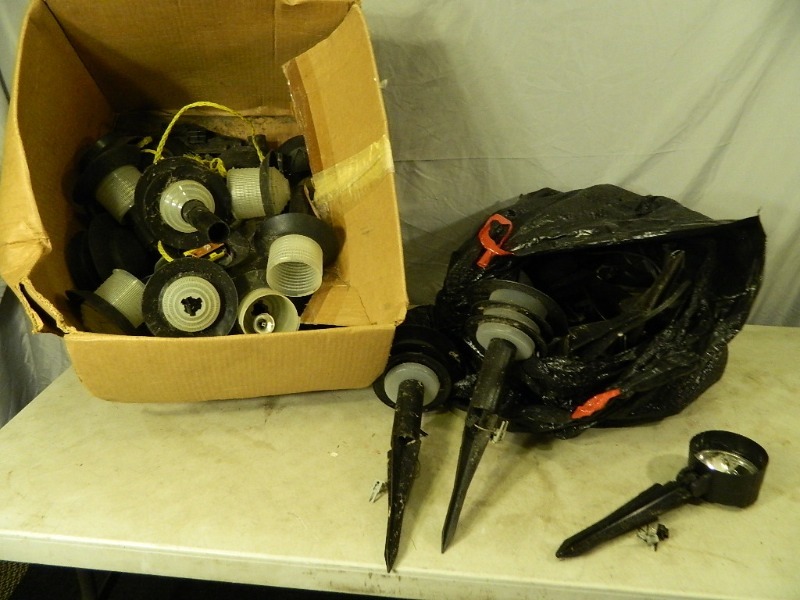 lot 120 image: Yard Lights