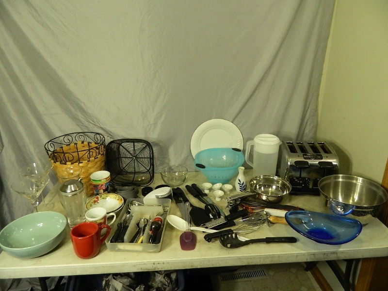 lot 133 image: Kitchen Items