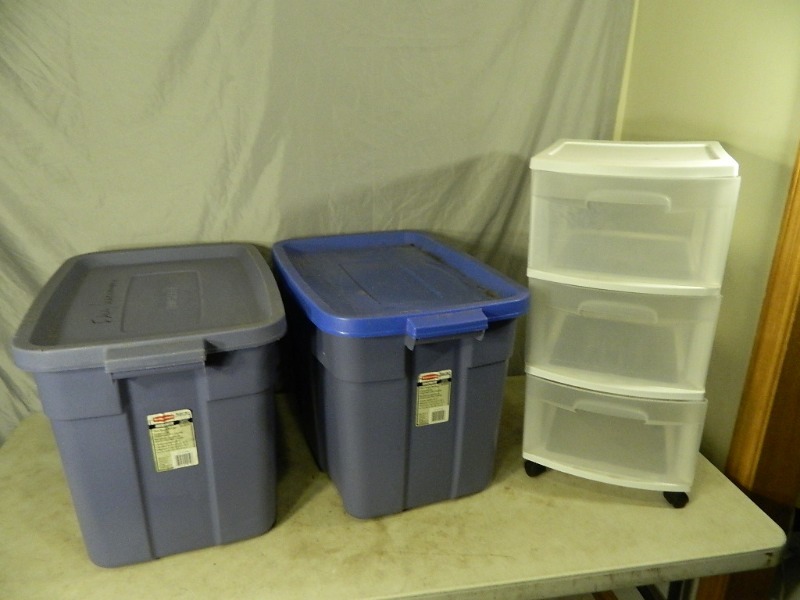lot 149 image: 2 Totes and Organizer