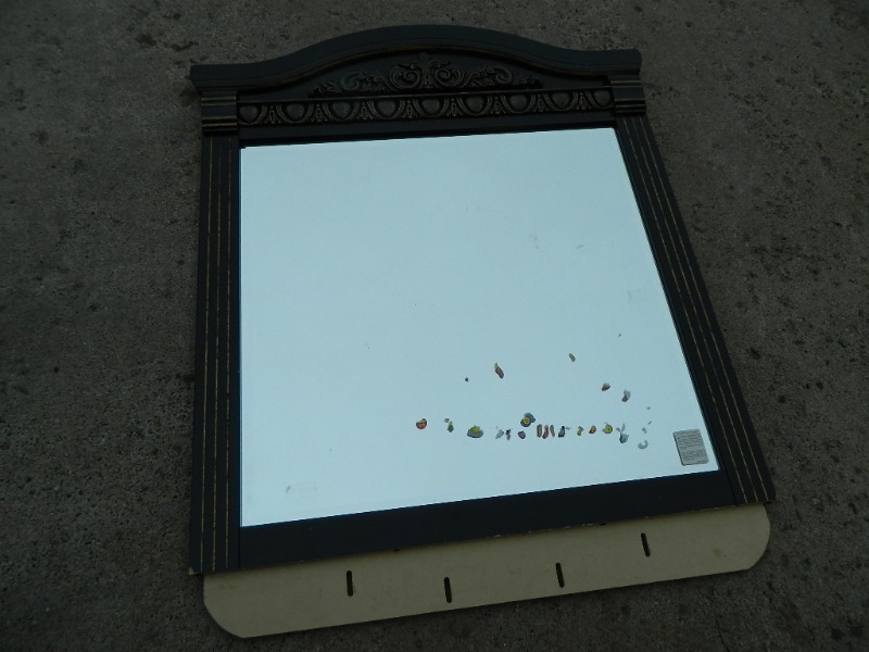 lot 151 image: Large Mirror