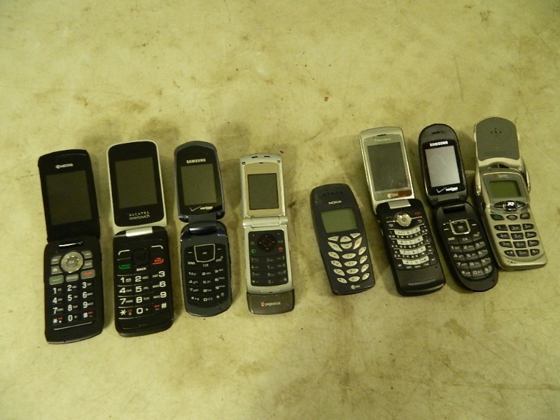 lot 175 image: Assorted Cellphones
