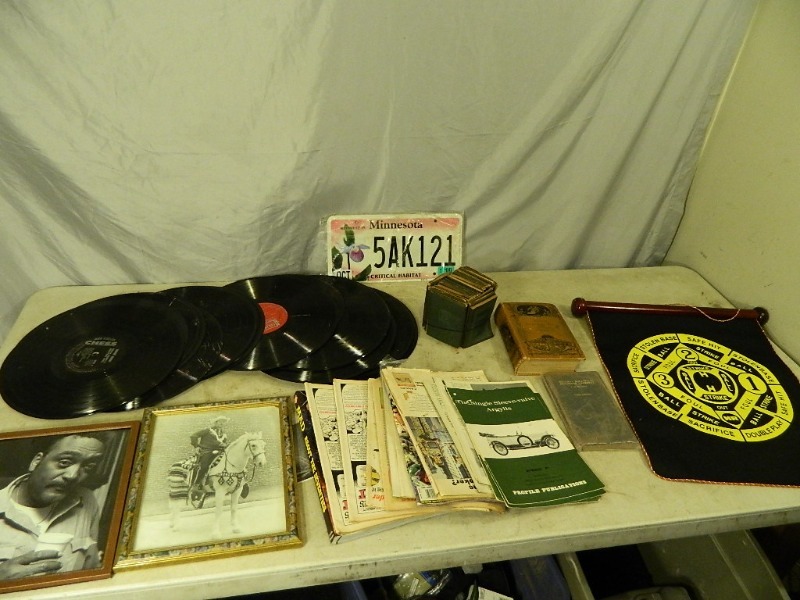 lot 178 image: Collectibles