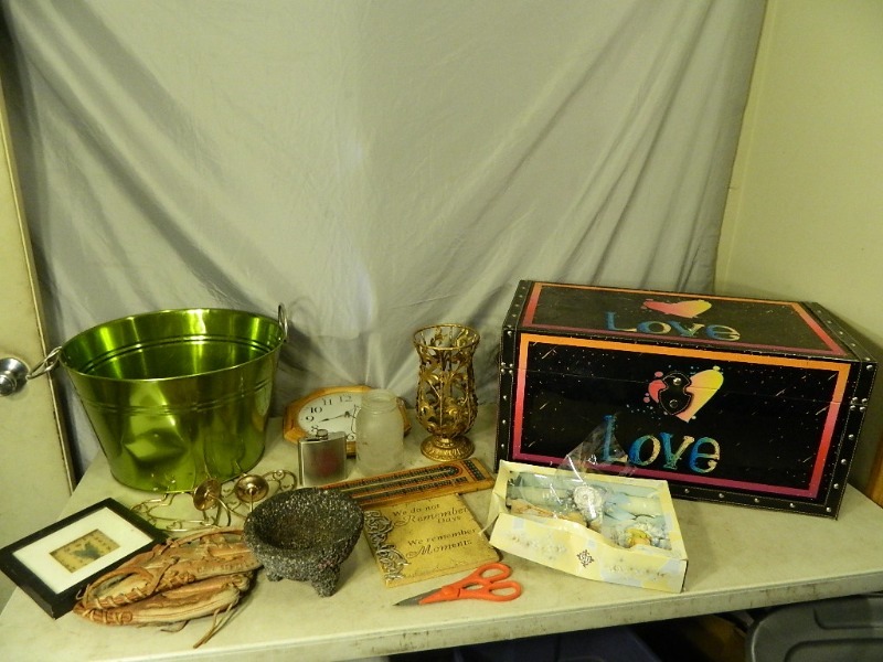 lot 186 image: Household Items