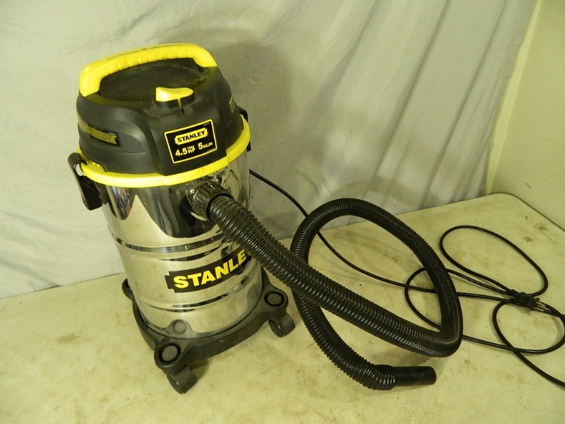 lot 195 image: Stanley Shop Vac