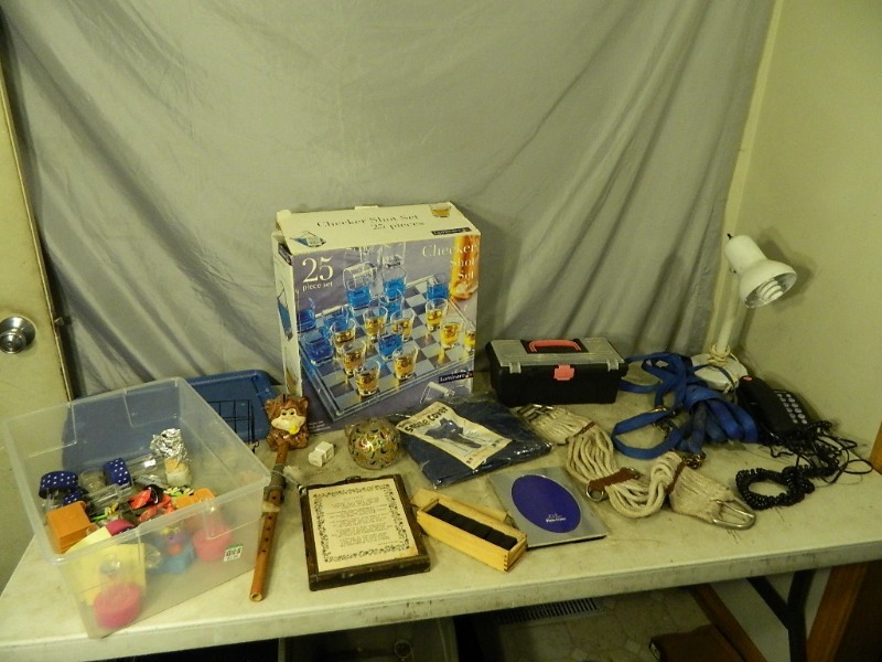 lot 231 image: New Saddle Cover, Household Items, and More