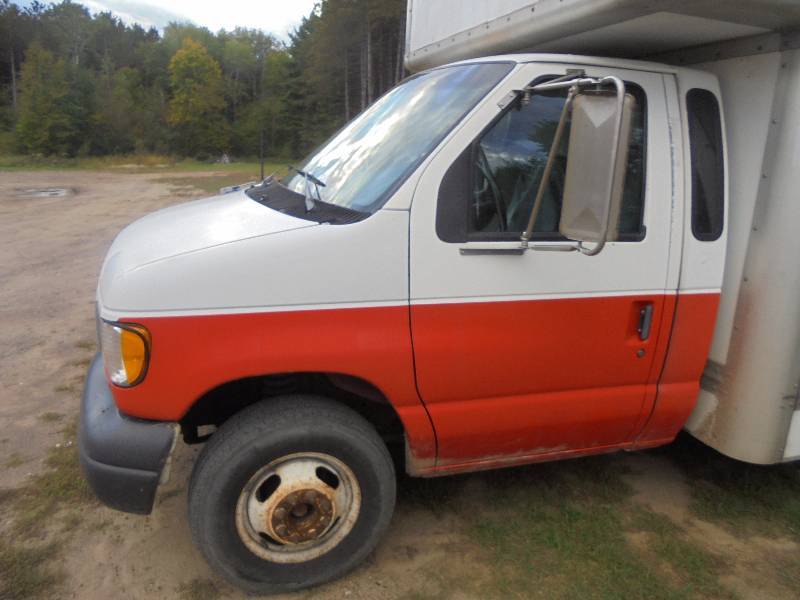1998 Ford E350 V10, Runs great - Check out the back Dont miss out on this one of a kind truck