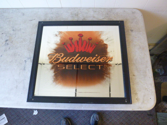 lot 9 image: Budweiser Select Sign