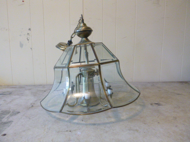 lot 15 image: Hanging Antique Brass Light