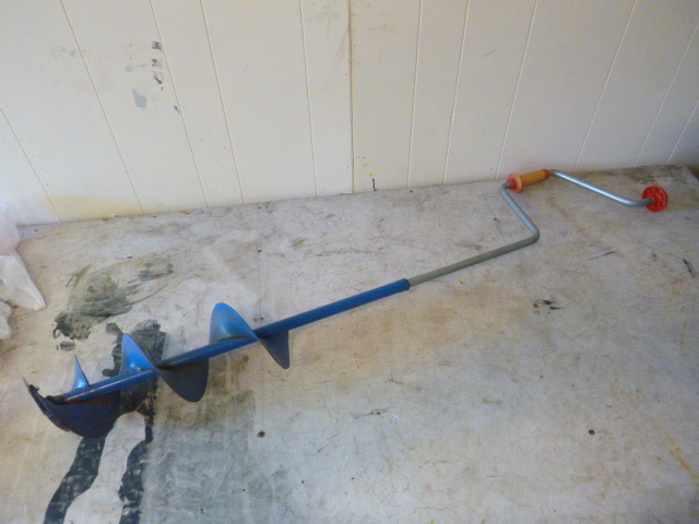 lot 22 image: Mora Hand Ice Auger