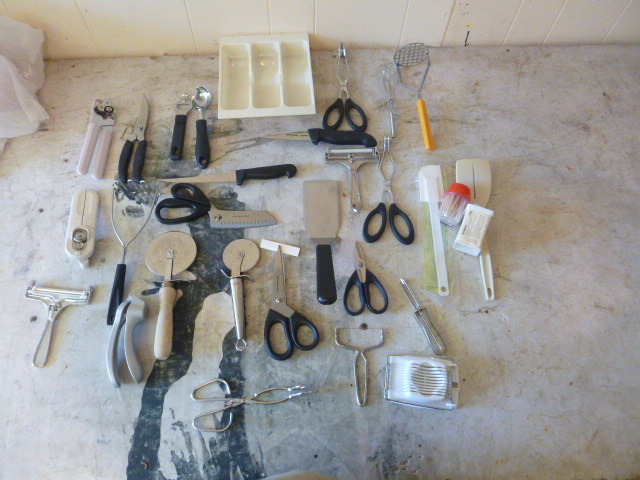 lot 27 image: Miscellaneous Kitchen Items