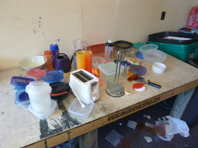 lot 33 image: Miscellaneous Kitchen Items