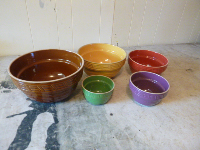 lot 35 image: Clay Bowl Set