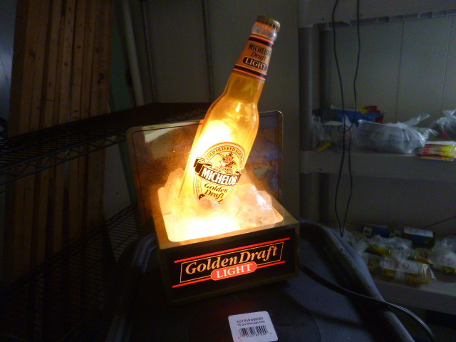 lot 53 image: Small Michelob Golden Draft Light