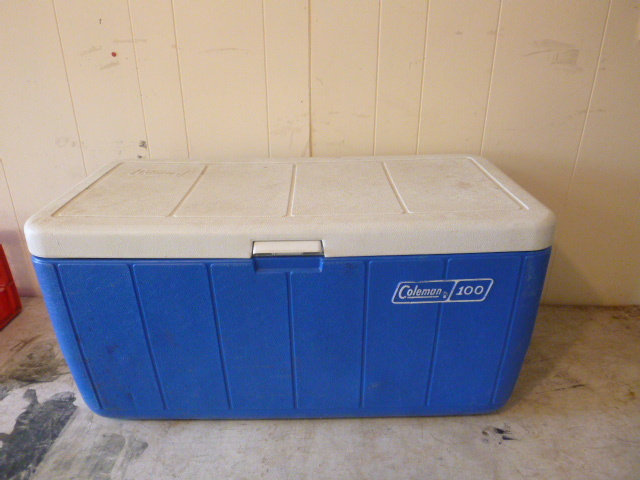 lot 72 image: Large Coleman 100 Cooler