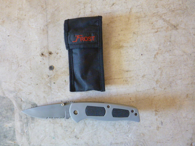 lot 73 image: Frost Cutlery Lock Blade Knife