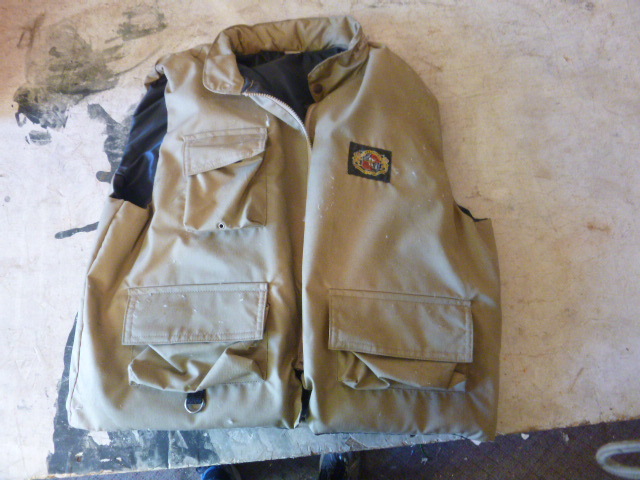 lot 74 image: Stearns Fishing Vest