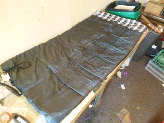 lot 75 image: Sleeping Bag