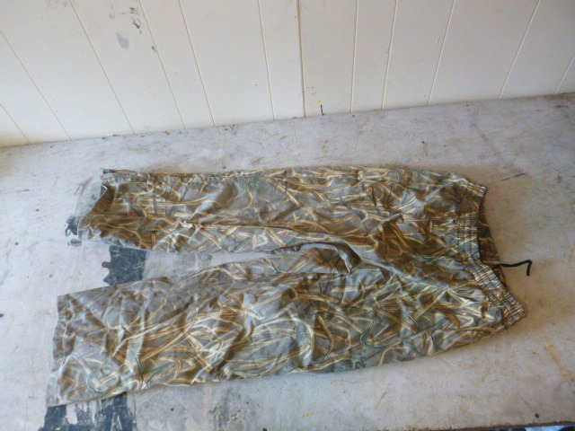 lot 80 image: Columbia Camouflage Pants