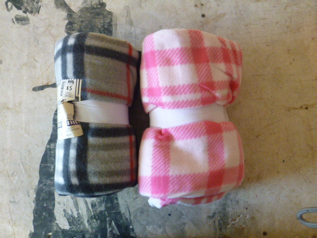 lot 84 image: 2 Small Blankets
