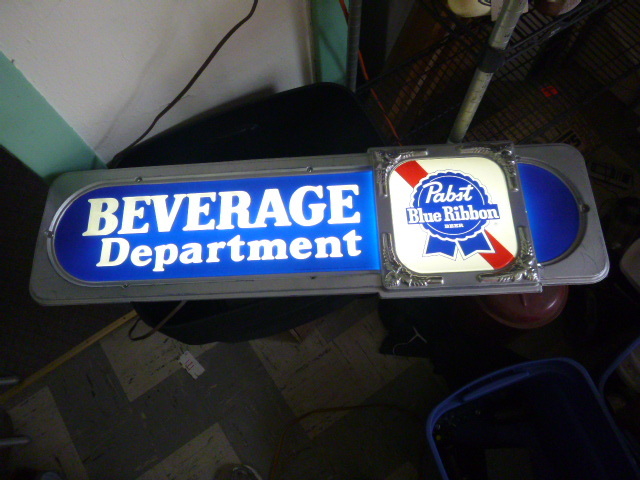 lot 85 image: Pabst Beer Light
