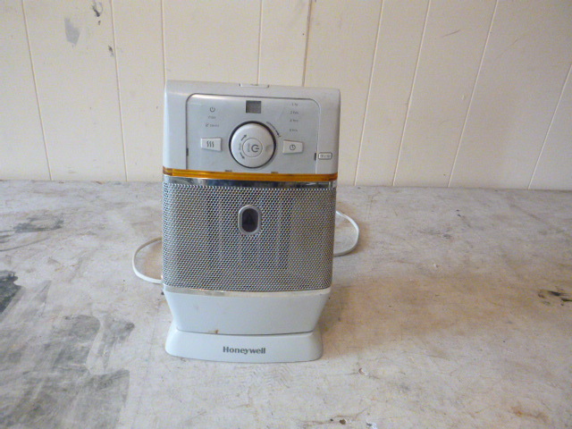 lot 98 image: Honeywell Electric Heater