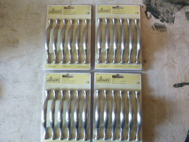lot 107 image: 24 Allison Cabinet Pull Handles