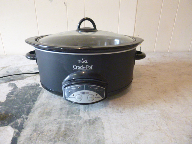 lot 116 image: Rival Crock-Pot