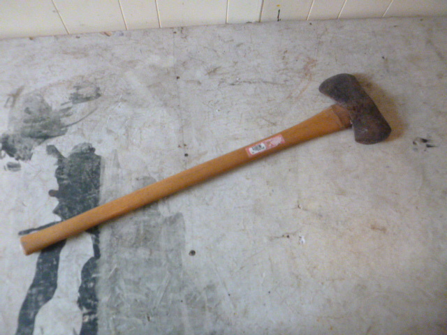 lot 122 image: Double Blade Axe