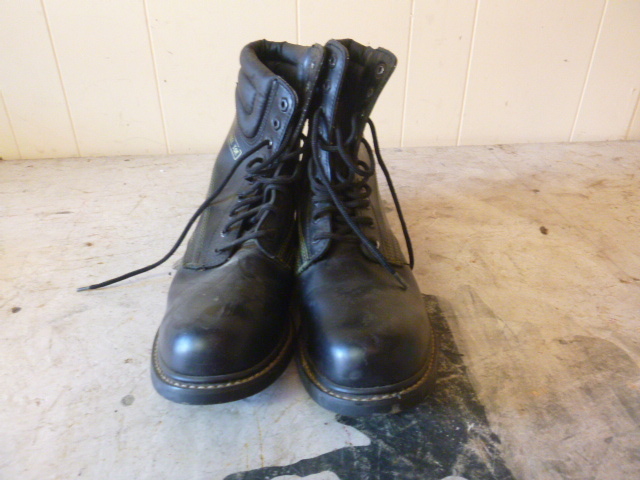 lot 130 image: Gauchos Steel Toe Boots