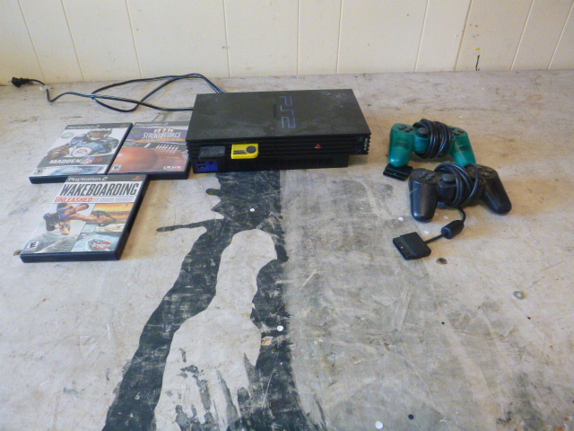 lot 138 image: PlayStation 2
