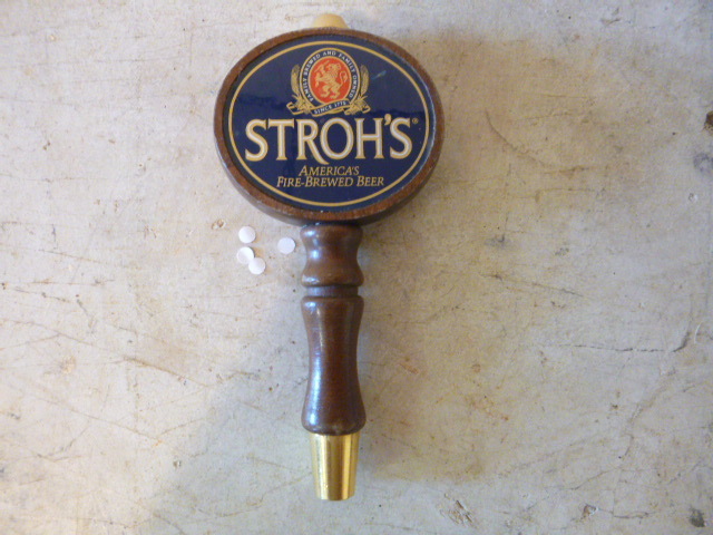 lot 149 image: Strohs Beer Tap