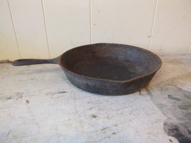 lot 161 image: Cast Iron Frying Pan