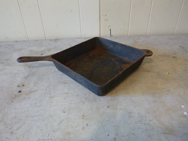 lot 162 image: Girswold Square Cast Iron Frying Pan