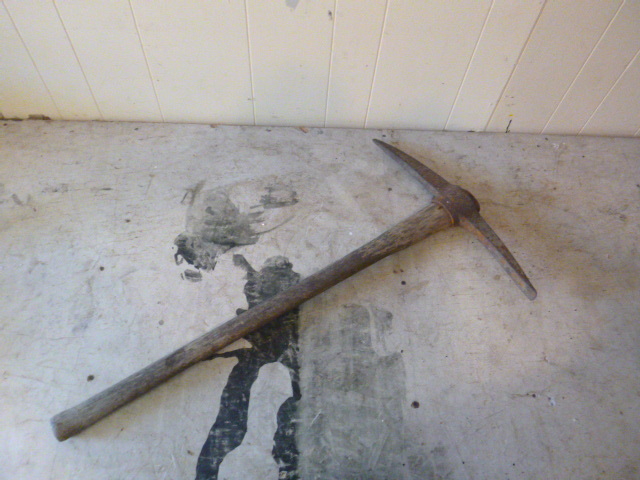 lot 171 image: Pick Axe